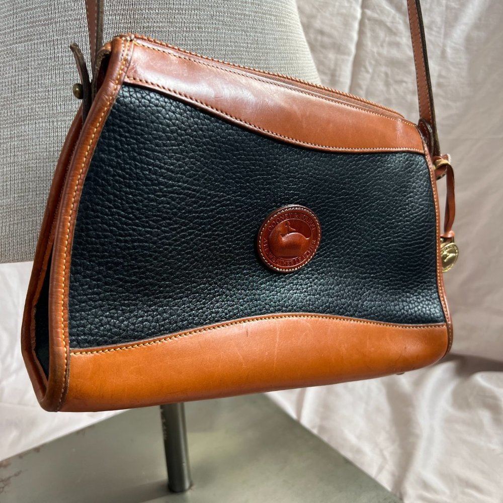 Dooney & Bourke All Weather Leather crossbody bag - Picture 2 of 9